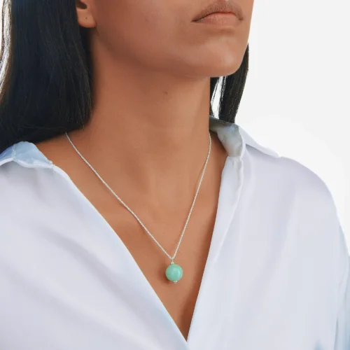 collier en pierre de jade pour femme
