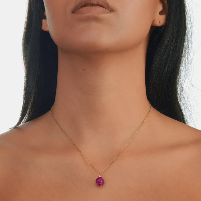 collier en rubis brut chaine en or